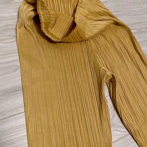 Issey Miyake cropped pants-never worn